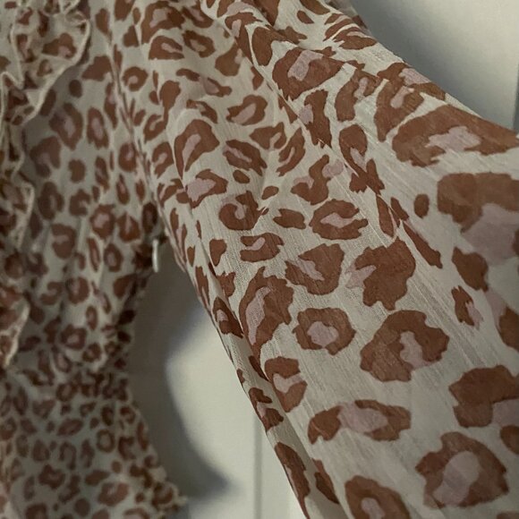 LULU'S EAST TO SPOT LEOPARD PRINT CROP TOP NWT SM - Picture 8 of 8